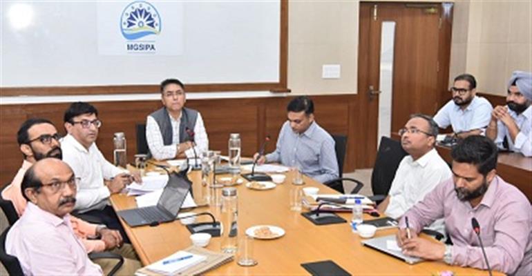 Identify officials responsible for delays in service delivery : Aman Arora