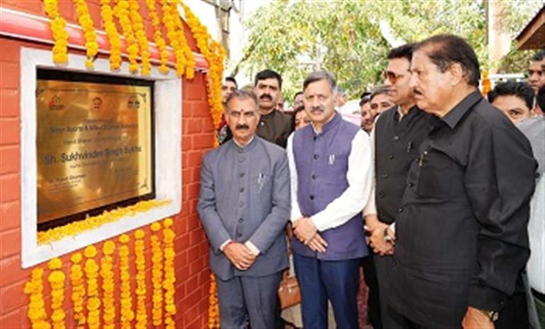 Himachal : CM launches water sports in Gobind Sagar Lake to boost tourism