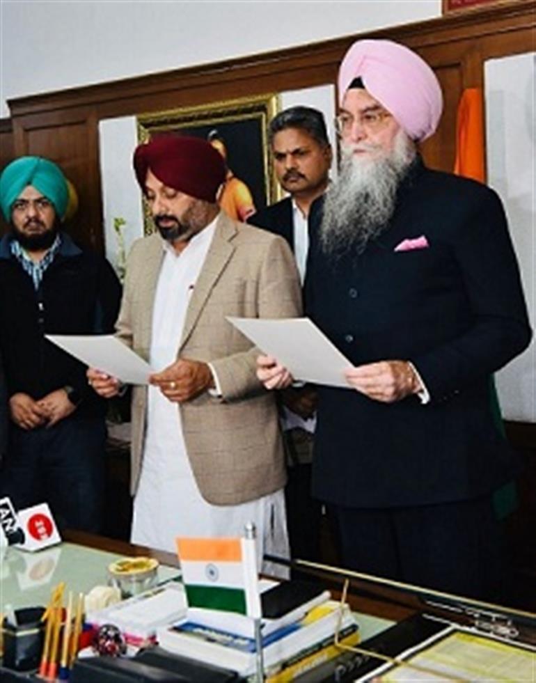 Speaker Sandhwan administers oath to Kuldeep Singh Kala Dhillon as MLA