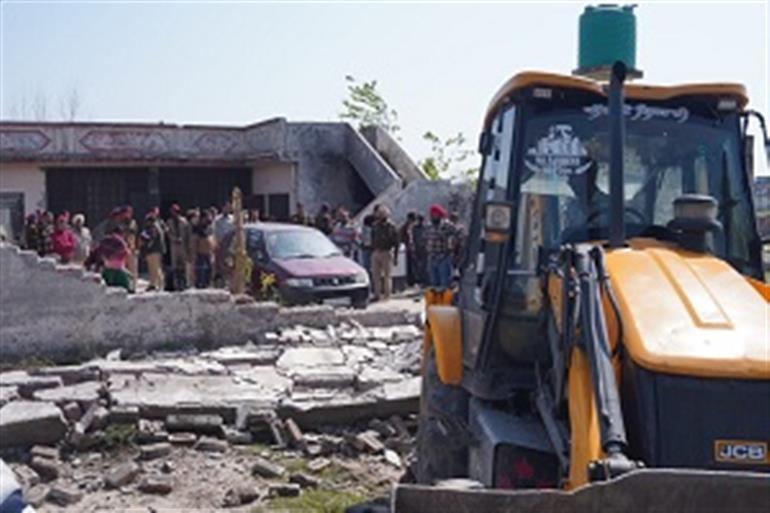 Bulldozer action in Ludhiana against drug smugglers; Total 9 illegal properties razed till date state wide
