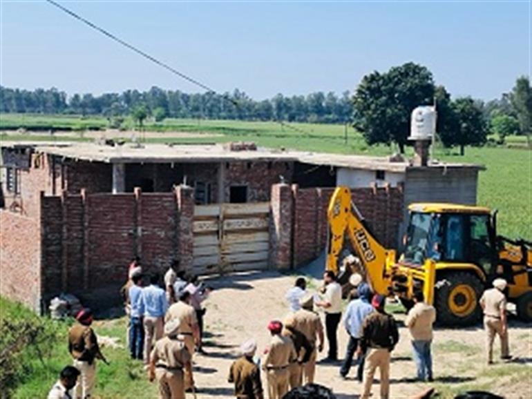 War against drugs-House of a drug paddler demolished in Ferozepur