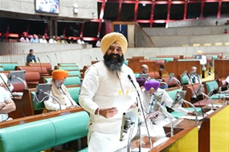 Deputy Speaker Rouri Tables Estimates Committee Report in Punjab VS