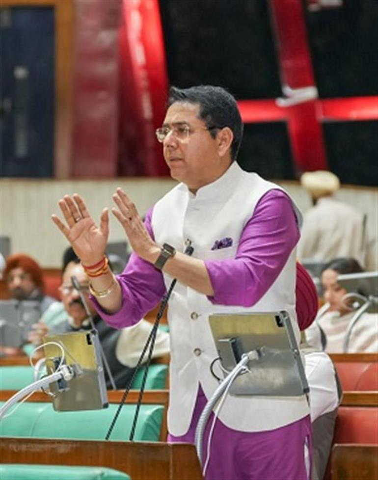 Punjab mulls to incentivise farmers for surplus solar energy production : Aman Arora