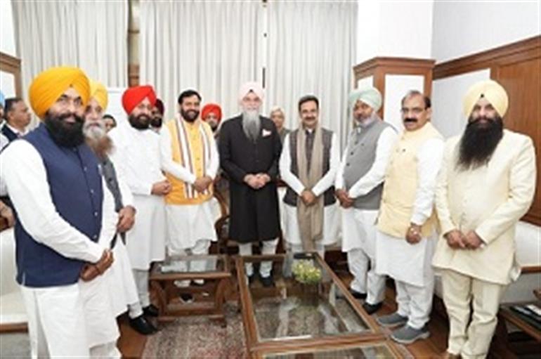 Sandhwa extends warm welcome to the CM Haryana and Speaker VS