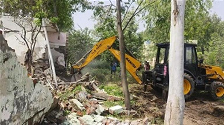 Demolition Drive Against Drug Peddler’s Illegal Encroachment in Nainowal Vaid