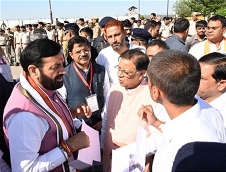 Chief Minister visits Maharaja Agrasen Hisar Airport