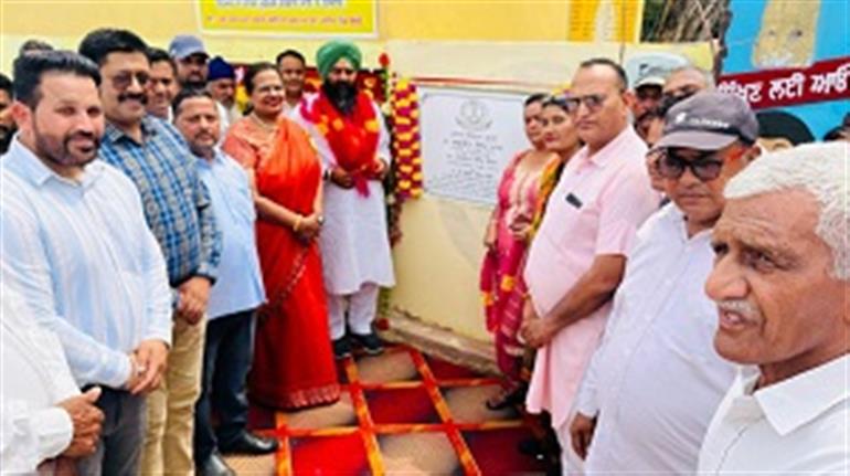 Punjab government makes complete facelift of schools: Rauri