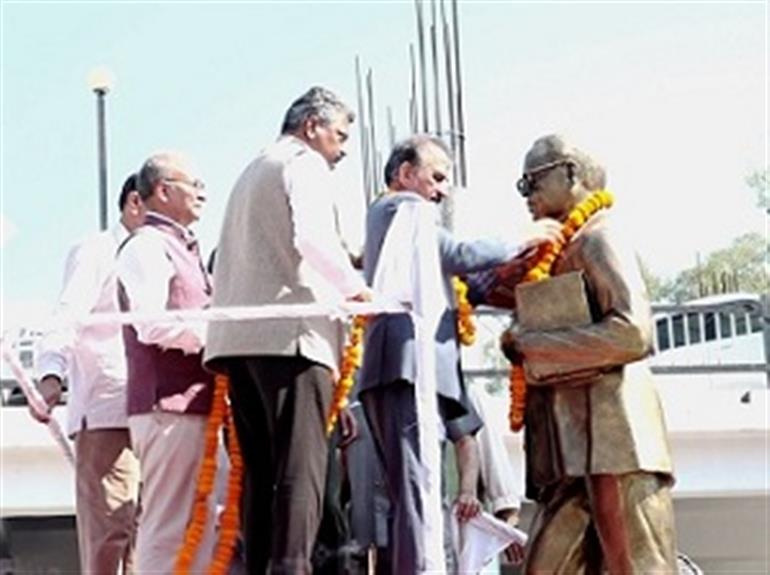 CM announces new Nephrology and Neurology departments at Hamirpur Medical College on Ambedkar Jayanti