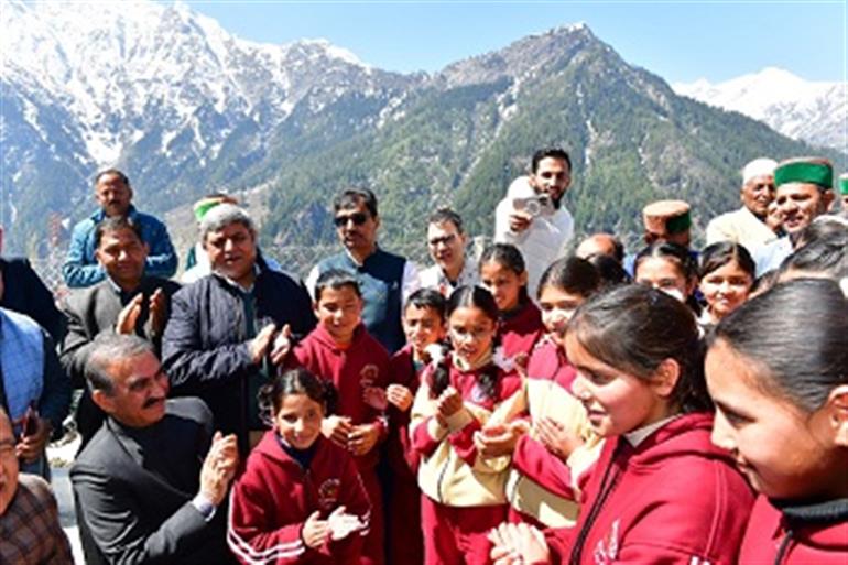 Himachal : CM interacts with children of Kilar Balika Ashram