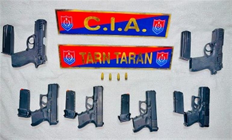 Cross border weapon smuggling module with Pak links busted; three held with six pistols