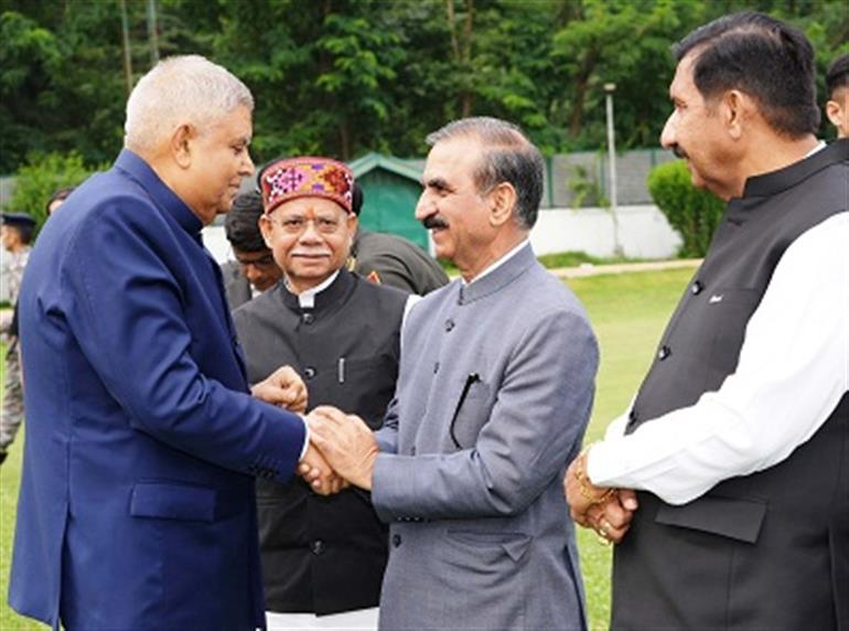 Himachal : Vice President Dhankhar given warm send off