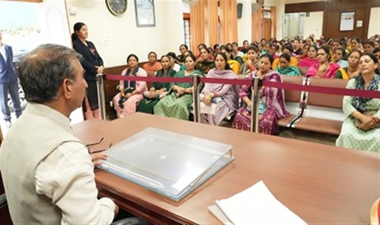 Himachal : Strengthening Rural Economy is a Key Focus of the State Govt: CM