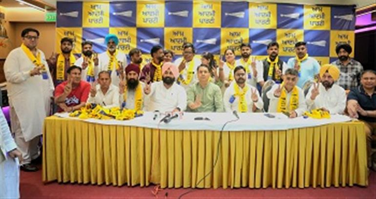 ‘AAP’ Strengthens More in Ludhiana West! Hundreds Join the Party Leaving Congress and Akali Dal