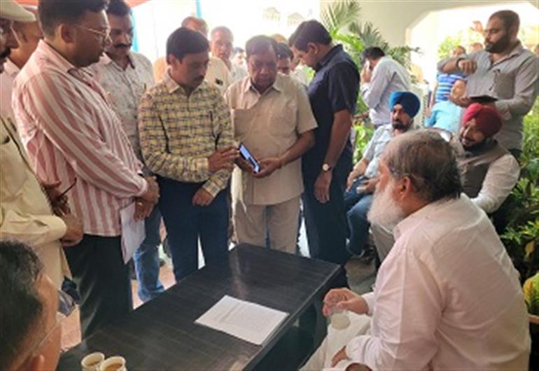 Vij directs DSP to register a case on complaint of a girl