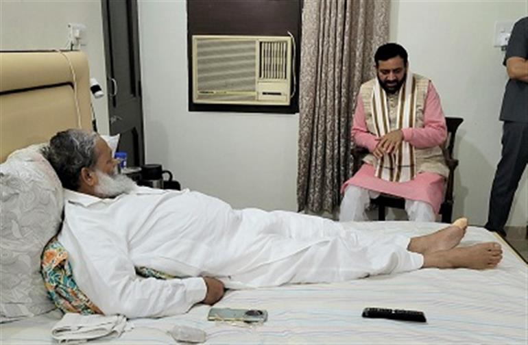 CM Saini inquires Anil Vij’s health