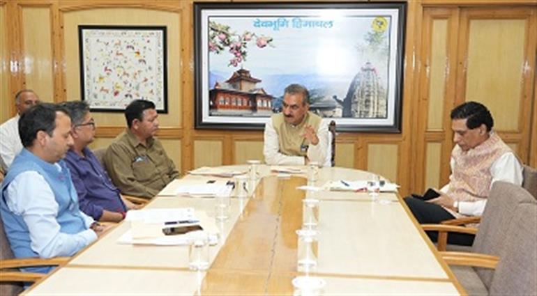 Himachal : CM directs district administrations to be prepared to mitigate monsoon fury