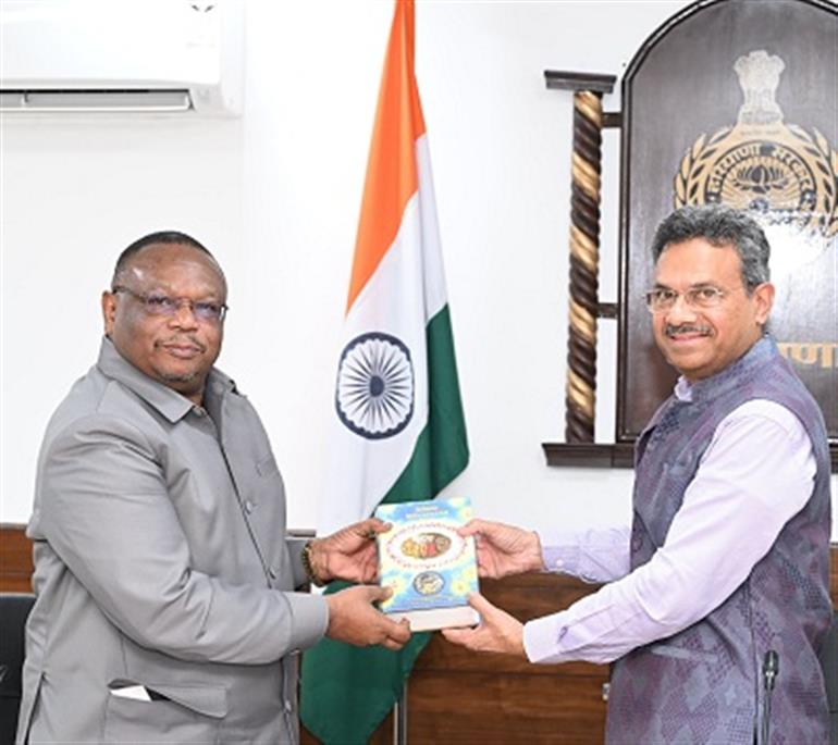 Haryana CS Rastogi Hosts Financial Dialogue with Tanzanian Delegation