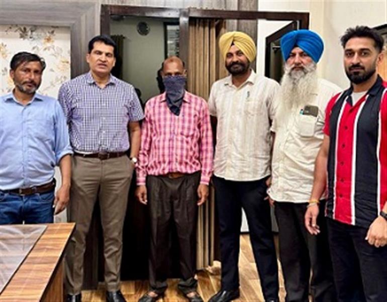 Vigilance Bureau nabs PSPCL JE red-handed accepting Rs 15000 bribe