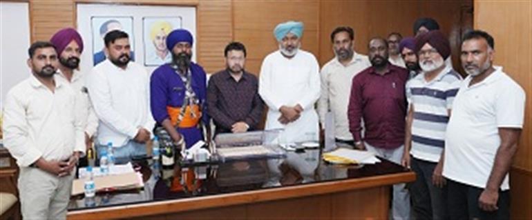 FM Cheema & Ravjot Singh engages with employee Unions