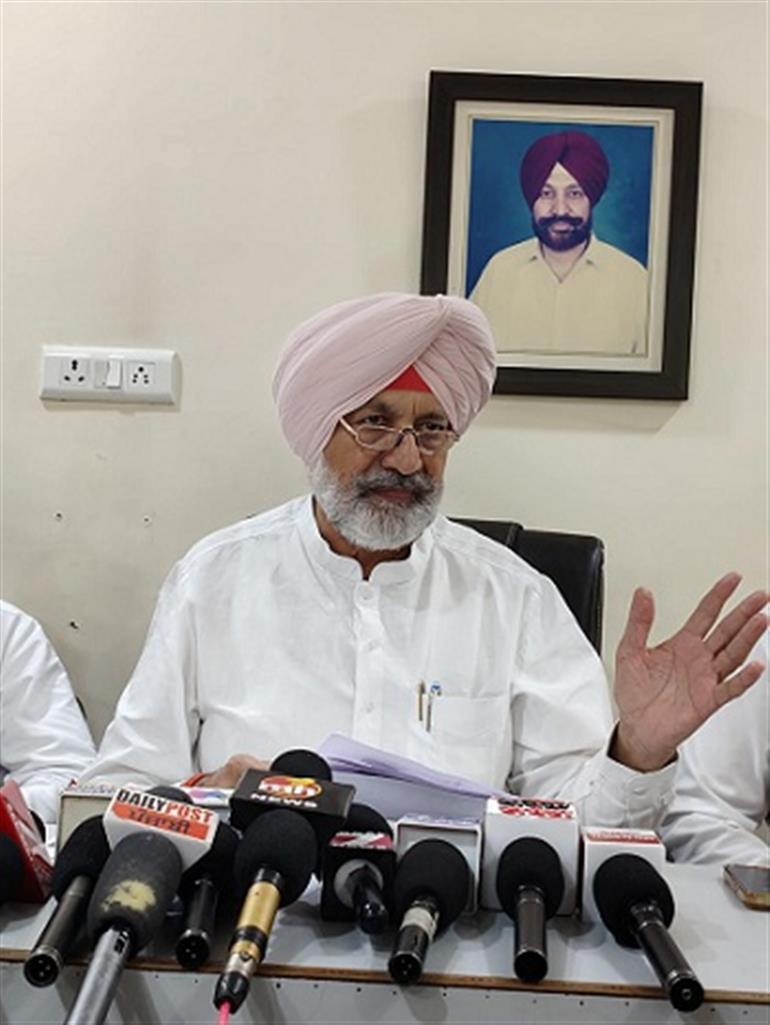 Garbage and polythene problem has made life miserable for Mohali residents: Balbir Sidhu