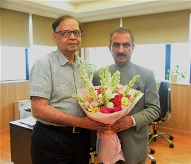 Himachal : CM advocates Chairman 16th FC for continuation of Revenue Deficit Grant