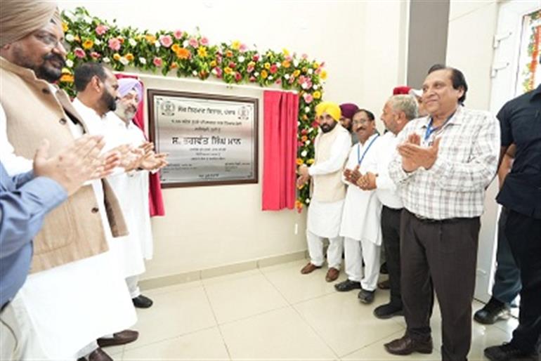 Mann continues mission gyaan, dedicates another new library to Punjabis