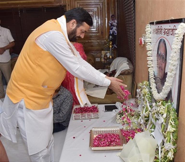 CM offers condolences on demise of MP Naresh Bansal’s mother