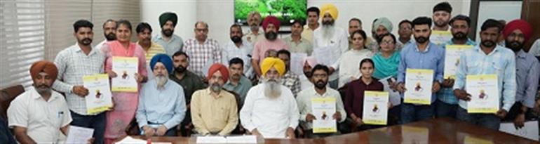 Khudian hands over job letters to 8 youth in animal husbandry dept