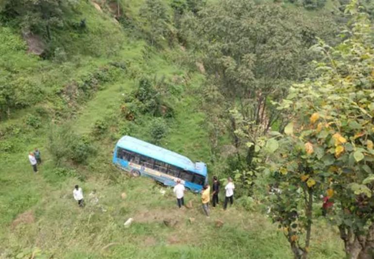 CM expresses grief over seven deaths in bus accident in Mandi district