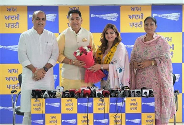 Renowned Entrepreneur & Social Activist Dr. Pooja Singh Joins AAP