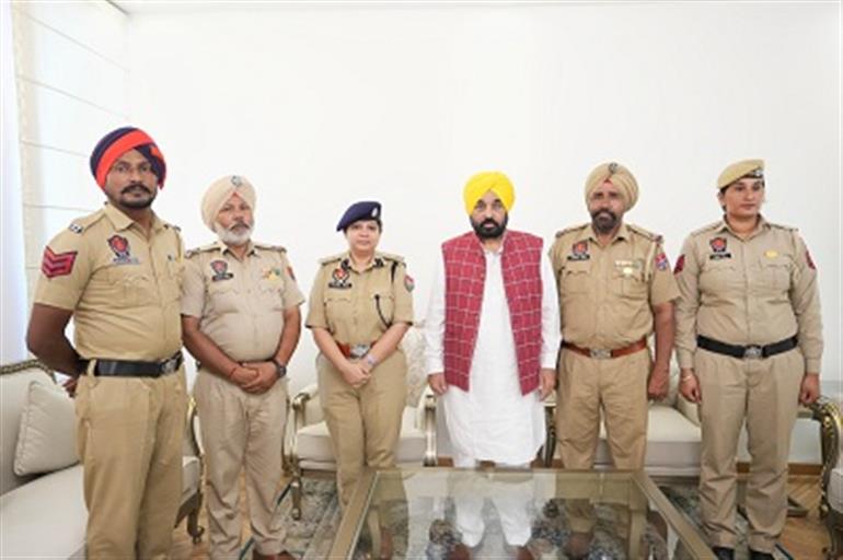Mann Announces CM Rakshak Padak for Four Cops Who Saved 11 Lives in Bathinda