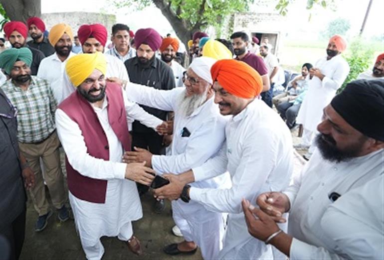 It is unprecedented in Punjab : Exclaim villagers after visit of the CM in their farms