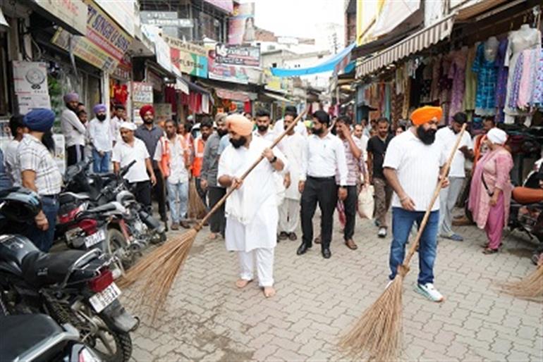 “Every corner of the city will shine in honor of the Ninth Guru’s martyrdom anniversary” 