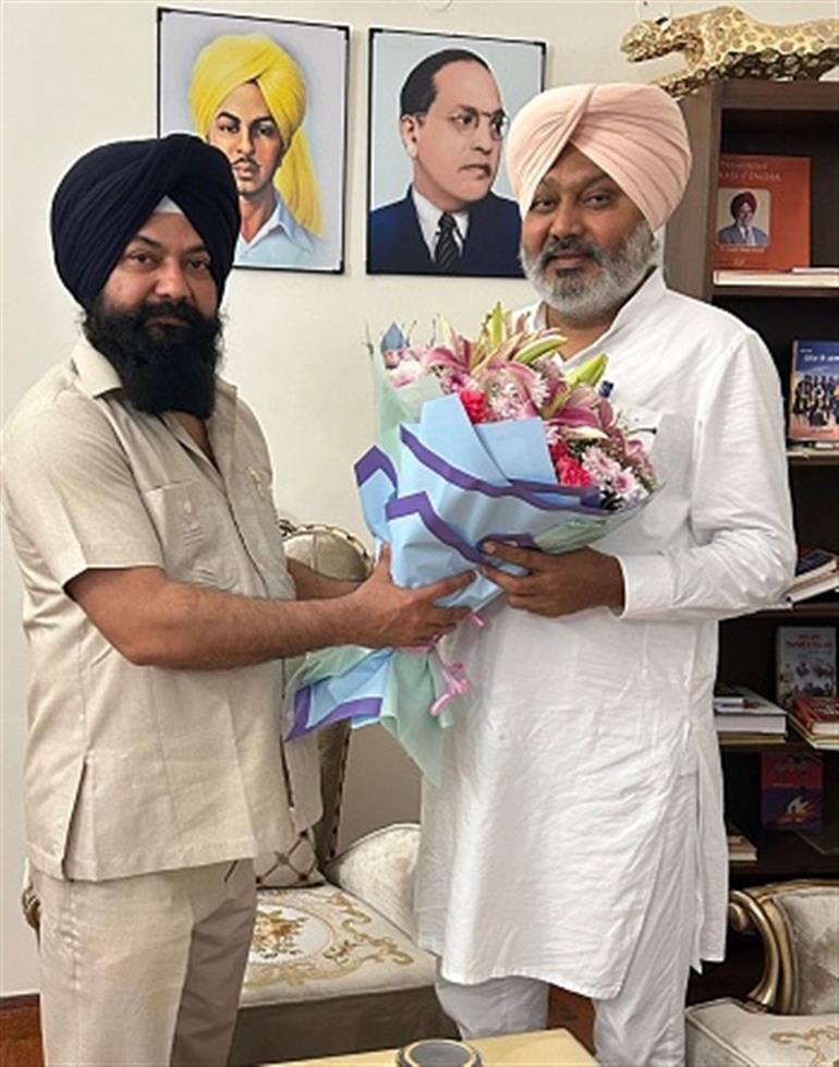 Jasvir Garhi meets FM Cheema