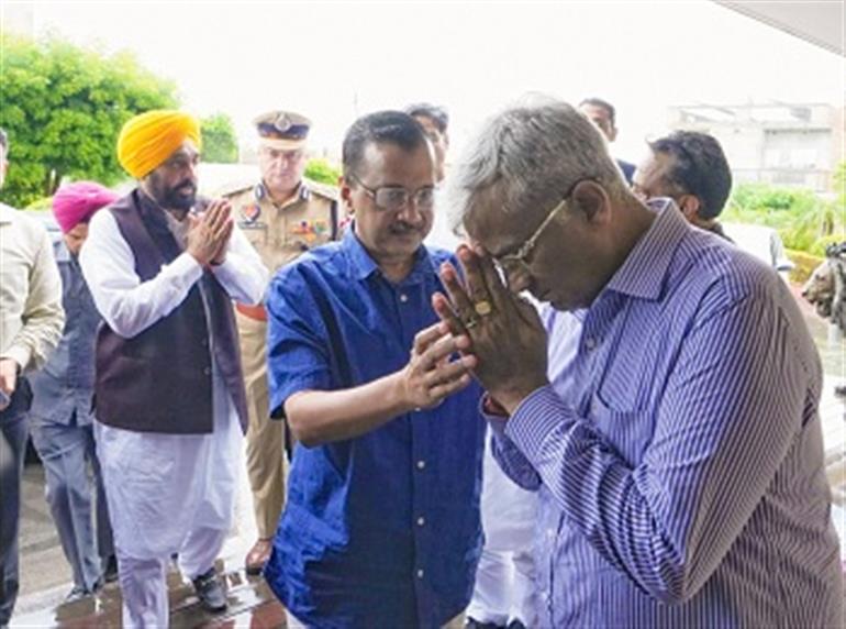 Mann and Arvind Kejriwal Share Grief with Family of Late Sanjay Verma