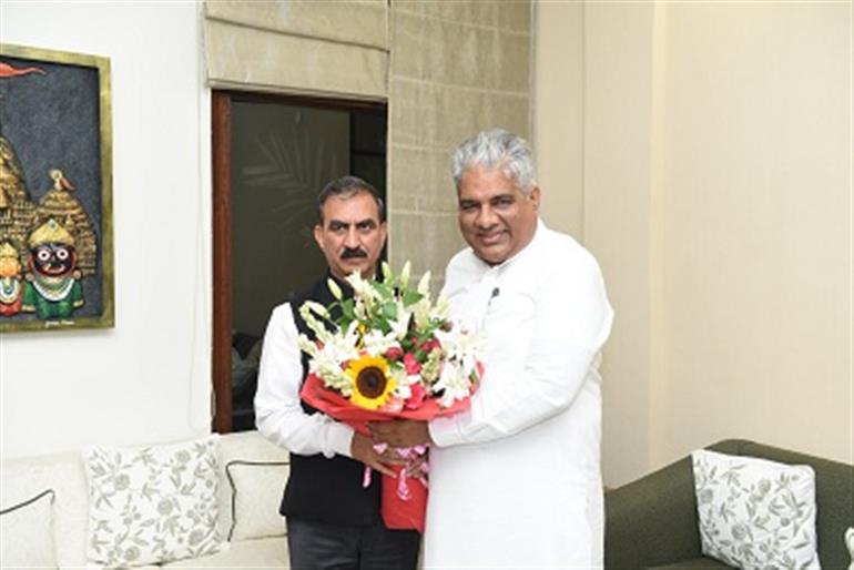 Himachal : CM seeks special relief measures from Union Environment Minister