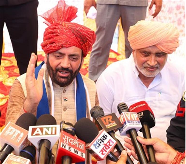 Spreading confusion on EVM by Congress is wrong – Saini