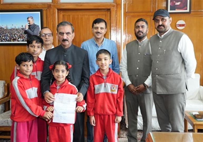 Himachal : Contribution towards CM Relief Fund