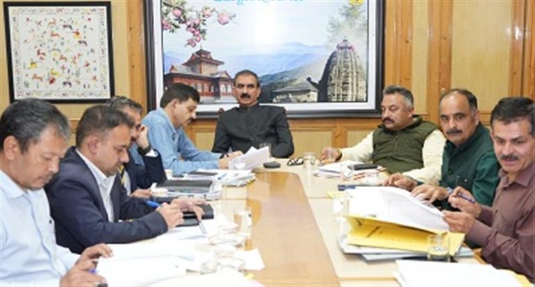  Himachal : CM directs to explore introduction of specialized colleges