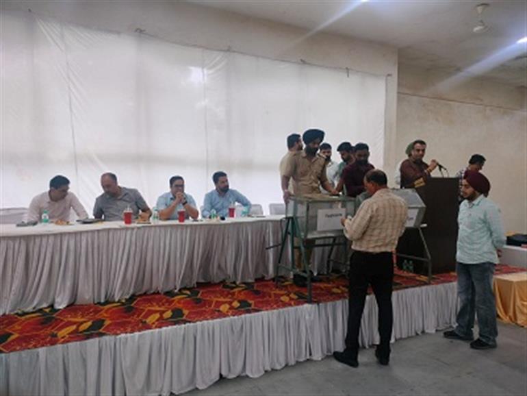 GMADA conducts numbering draw of SCOs and bay shops of Aerocity