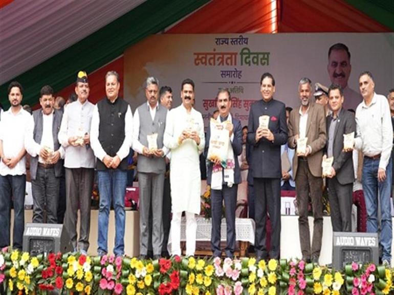 Himachal : CM launches Him Bhog wheat flour, daliya and turmeric products