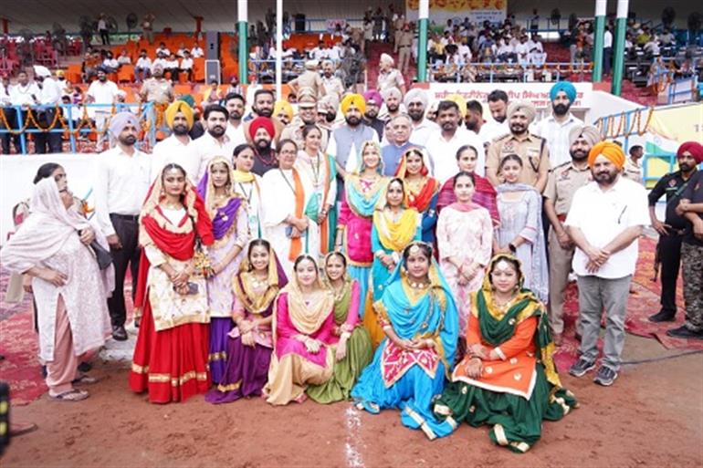 Punjabis made maximum sacrifices during freedom struggle: Mundian