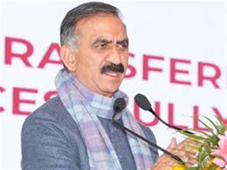 CM congratulates Satish Kumar for Vir Chakra Award