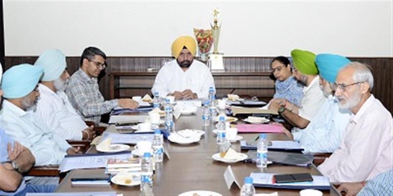 Relief to Mandi labourers : Punjab govt hikes Mandi labour rates by 10%
