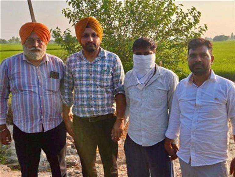 Clerk nabbed red-handed taking Rs 60,000 bribe