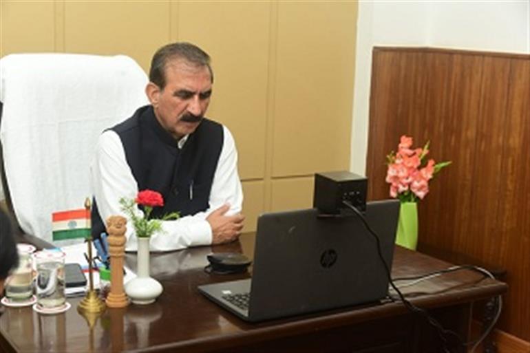 Himachal :CM directs to conduct relief and restoration works on war footing