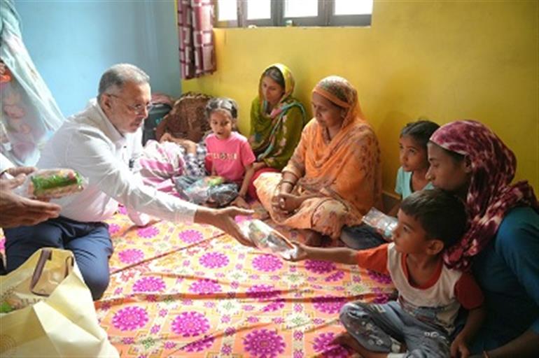  Dr. Balbir visited flood-affected areas of Gurdaspur, personally pledges financial aid
