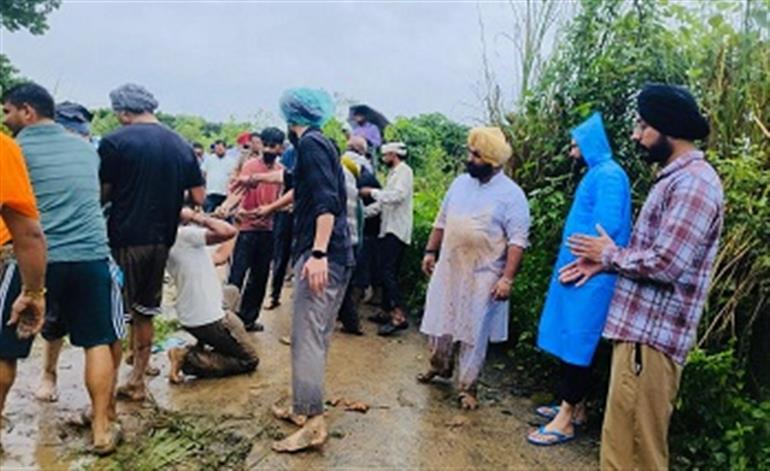 Harjot Bains Personally Leads Relief Efforts to Tackle Flood-Like Situation