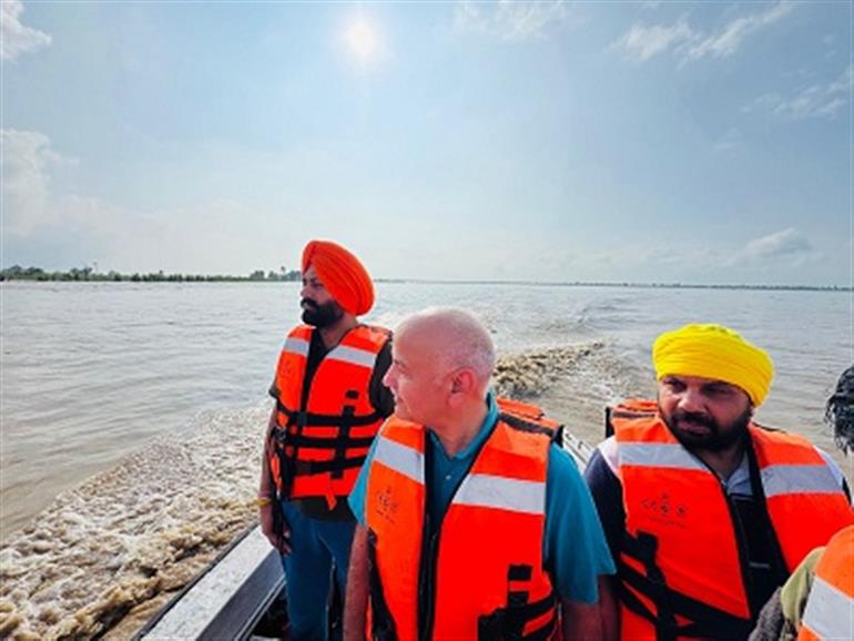 Plugging the gaps: Bhullar and Harbhajan ETO join hands to strengthen vulnerable points of River Beas