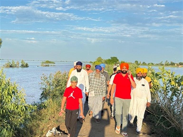 Laljit Bhullar opens relief camp at Bhaowal village of Patti constituency